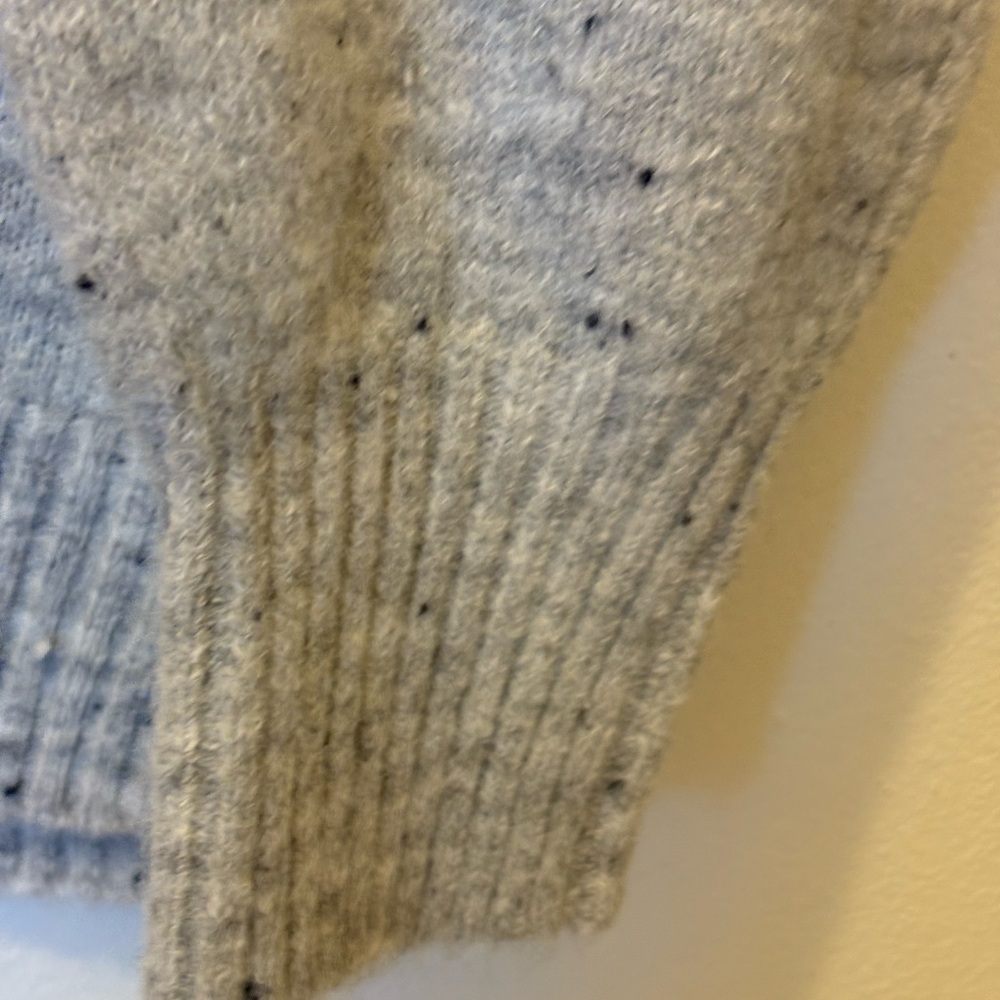 Style & Co. Gray V-Neck Women's sweater - Picture 4 of 8